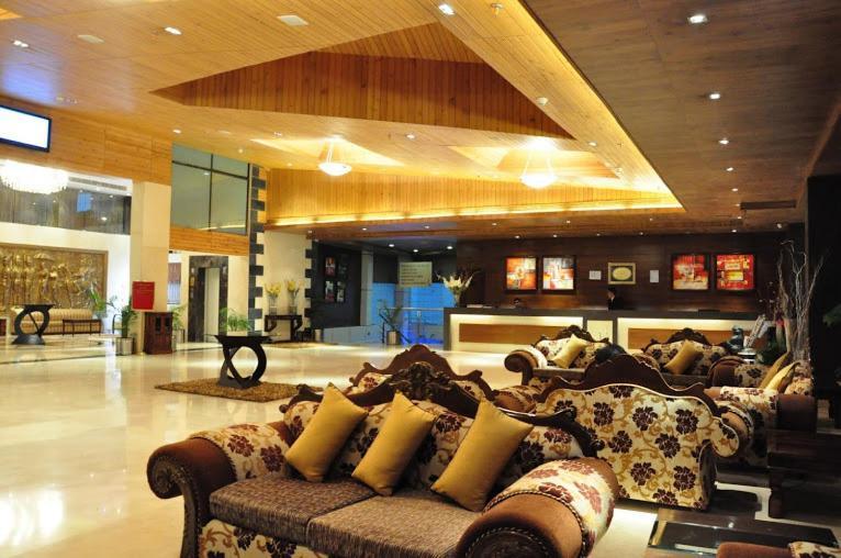 The Victoria Grand Hotel & Spa 카사울리 외부 사진